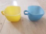 2 kopjes arcopal servies jaren 50/60 vintage, Huis en Inrichting, Keuken | Servies, Verzenden, Zo goed als nieuw, Glas, Kop(pen) en/of Schotel(s)