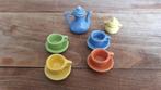 Mini thee servies poppen gekleurd speelgoed, Kinderen en Baby's, Speelgoed | Poppen, Verzenden, Gebruikt