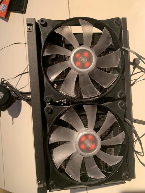 Coolermaster pc koeling (met rgb), Computers en Software, Computerkoelers, Zo goed als nieuw, Waterkoeling, Ophalen