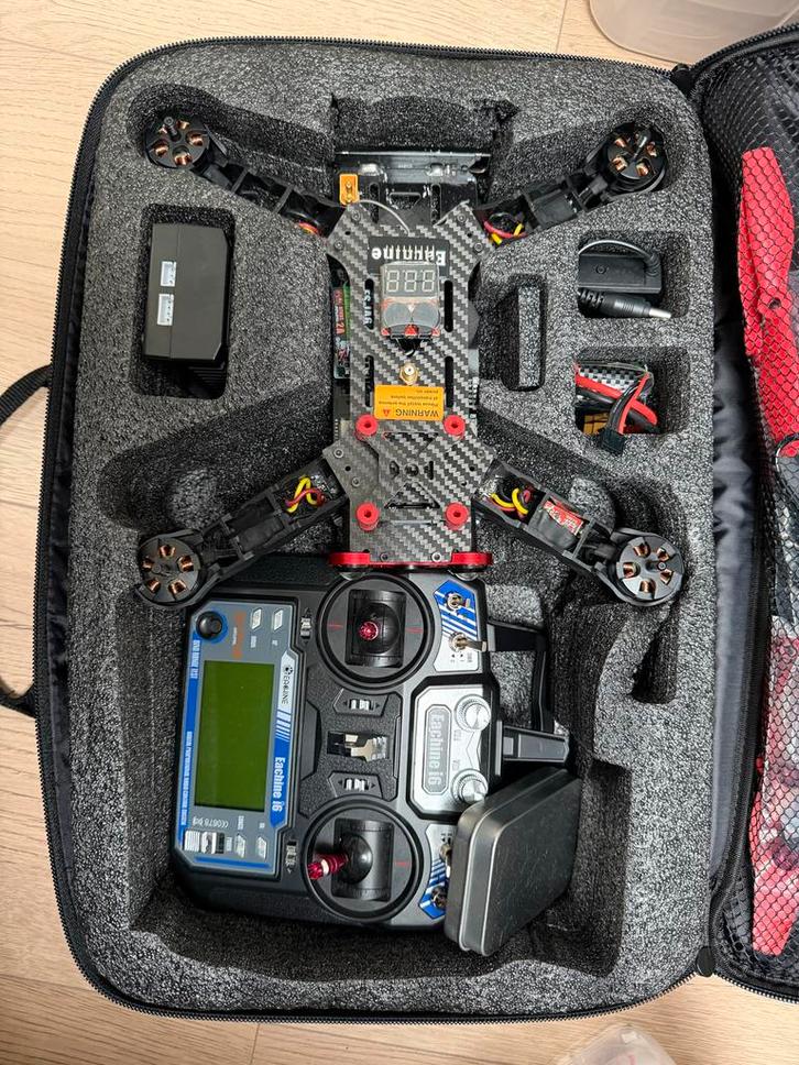 Eachine race drone met veel losse ondedelen en extra drones, Audio, Tv en Foto, Drones, Gebruikt, Drone met camera, Ophalen of Verzenden