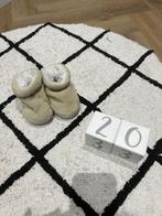 Heel goed: beige wit fleece teddy pantoffels Zeeman 20 21, Jongetje of Meisje, Ophalen of Verzenden, Zo goed als nieuw, Zeeman