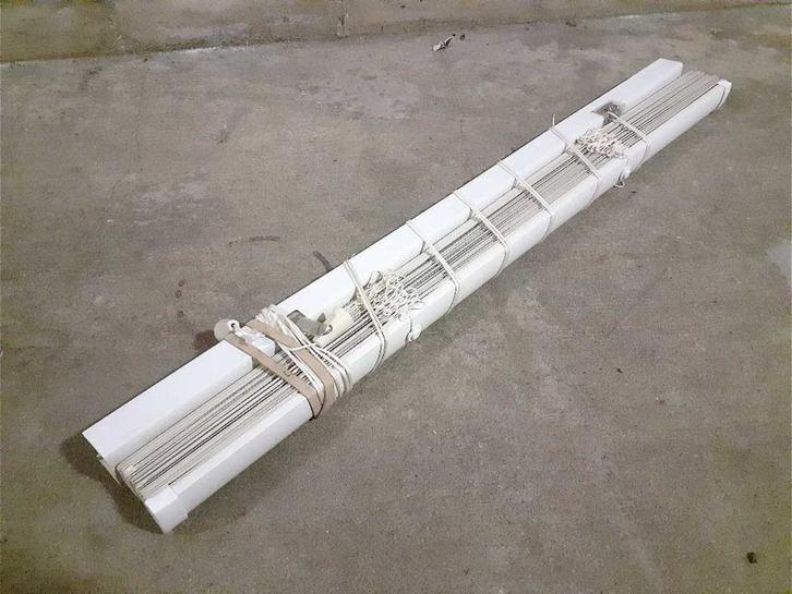 Kunststof WIT'luxaflex' B60 x H130 cm jaloezieën lamellen b4, Huis en Inrichting, Stoffering | Gordijnen en Lamellen, Zo goed als nieuw