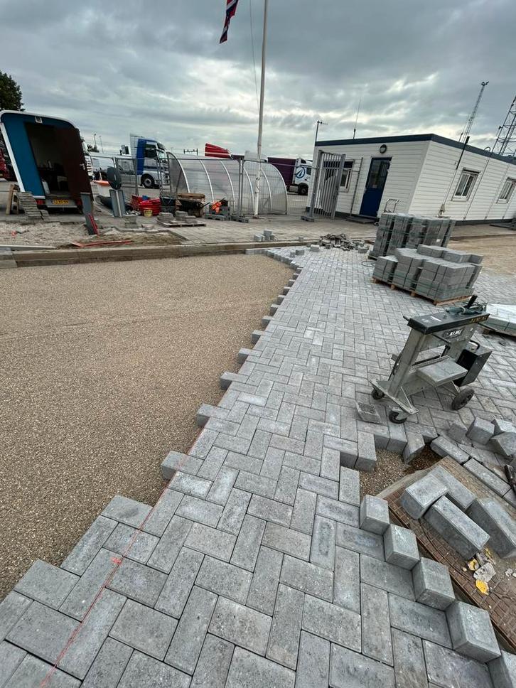 Stratenmaker/Hovenier aangeboden omgeving Brabant, Tuin en Terras, Tegels en Klinkers, Ophalen