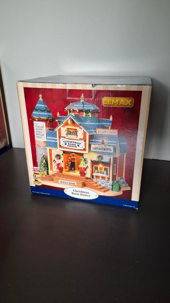 Lemax Christmas Barn Dance voor kerstdorp, Diversen, Kerst, Ophalen of Verzenden