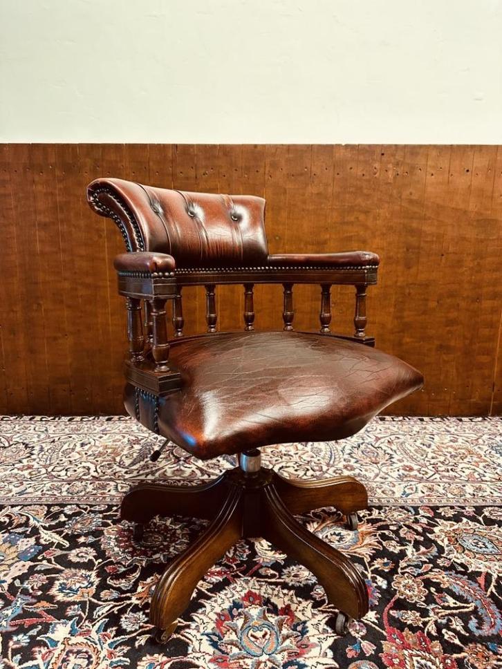 Klassiek Engels Chesterfield Bureaustoel, Antiek en Kunst, Antiek | Kantoor en Zakelijk, Ophalen