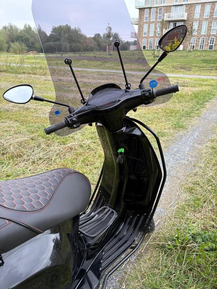 Vespa Sprint Nero Opaco 45km uit 2021, Fietsen en Brommers, Scooters | Vespa, Zo goed als nieuw, Vespa S, Maximaal 45 km/u, Benzine