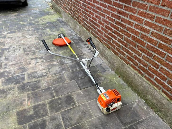 Stihl bosmaaier fs 220, Tuin en Terras, Bosmaaiers, Zo goed als nieuw, Benzine, Ophalen of Verzenden