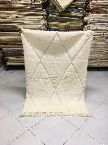 Beni Ouarain Berber tapijt 144 x 102 cm beschikbaar voor biedingen