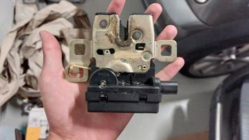 Mini achterklep slotmechanisme R50 beschikbaar voor biedingen