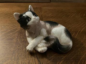 Prachtige, puntgave poes van Zillermahler porselein beschikbaar voor biedingen