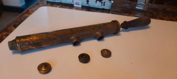 Antieke Vetspuit beschikbaar voor biedingen