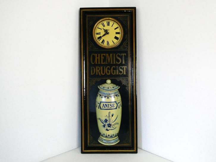 Klok Country Corner Chemist / Druggist Drogist Apotheek, Antiek en Kunst, Curiosa en Brocante, Ophalen of Verzenden