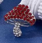 Broche met originele Zirkonia diamanten, Ophalen, Nieuw, Met edelsteen, Rood