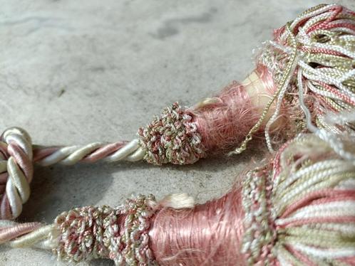 2 Vintage roze wit gordijnkoord embrasse met flosjes (F8), Huis en Inrichting, Stoffering | Gordijnen en Lamellen, Gebruikt, Ophalen of Verzenden