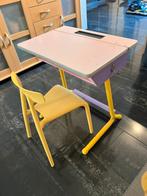 Leuk schoolbankje/lessenaar met bijpassend designer stoeltje, Kinderen en Baby's, Kinderkamer | Tafels en Stoelen, Ophalen, Gebruikt