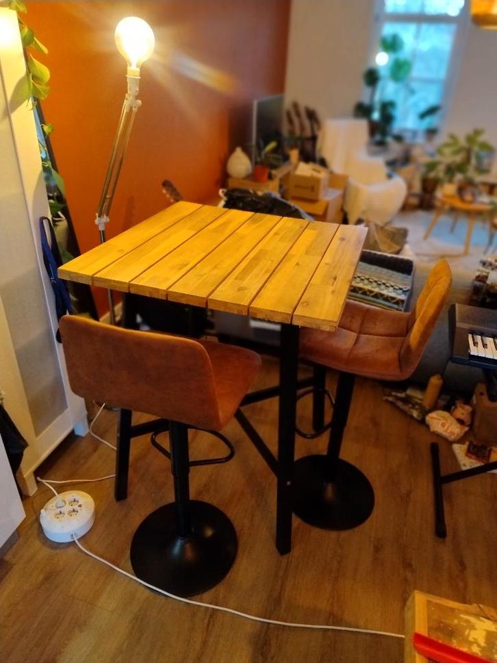 Bartafel met twee krukken, Huis en Inrichting, Tafels | Statafels, Zo goed als nieuw, In hoogte verstelbaar, Ophalen