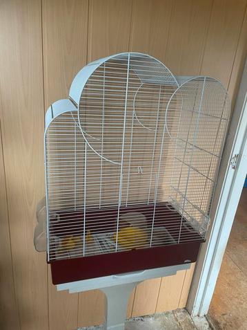 Mooie vogelkooi op voet NIEUW beschikbaar voor biedingen
