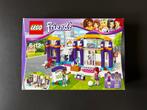LEGO Friends Heartlake sporthal (nummer 41312) COMPLEET!, Ophalen of Verzenden, Zo goed als nieuw, Complete set, Lego