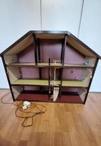Poppenhuis met verlichting t.e.a.b., Ophalen, Gebruikt, Poppenhuis