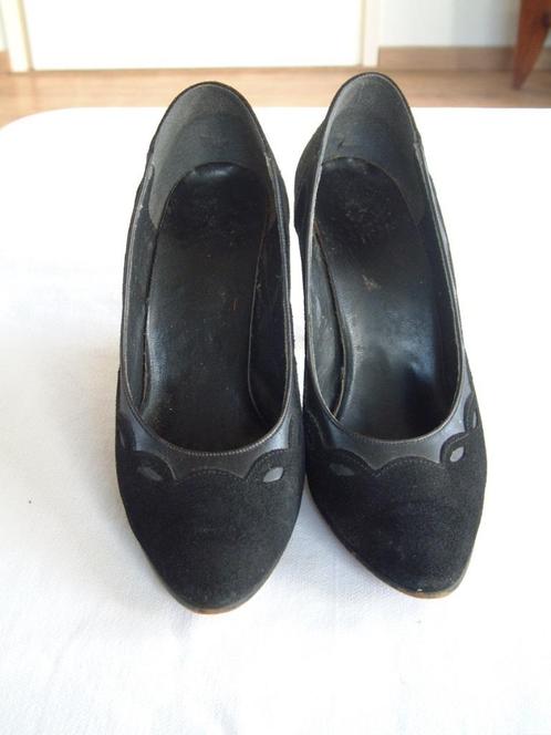 Keurige oude zwarte jaren 70 hoge hak schoenen maat 5 1/2, Kleding | Dames, Schoenen, Schoenen met hoge hakken, Zwart, Ophalen of Verzenden