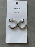 MNG Mango oorbellen zilverkleurig nieuw!, Ophalen of Verzenden, Nieuw, Zilver, Overige materialen