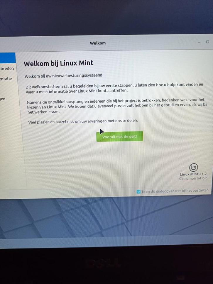 Nieuwe Linux mint cinnamon software geïnstalleerd op laptop, Computers en Software, Ontwerp- en Bewerkingssoftware, Zo goed als nieuw