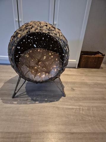 Mooi kattenhuisje | Als Nieuw! | Pawhut beschikbaar voor biedingen