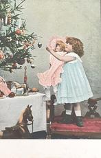 Brocante oude kerstkaart ansichtkaart kind met pop (286), Ophalen of Verzenden