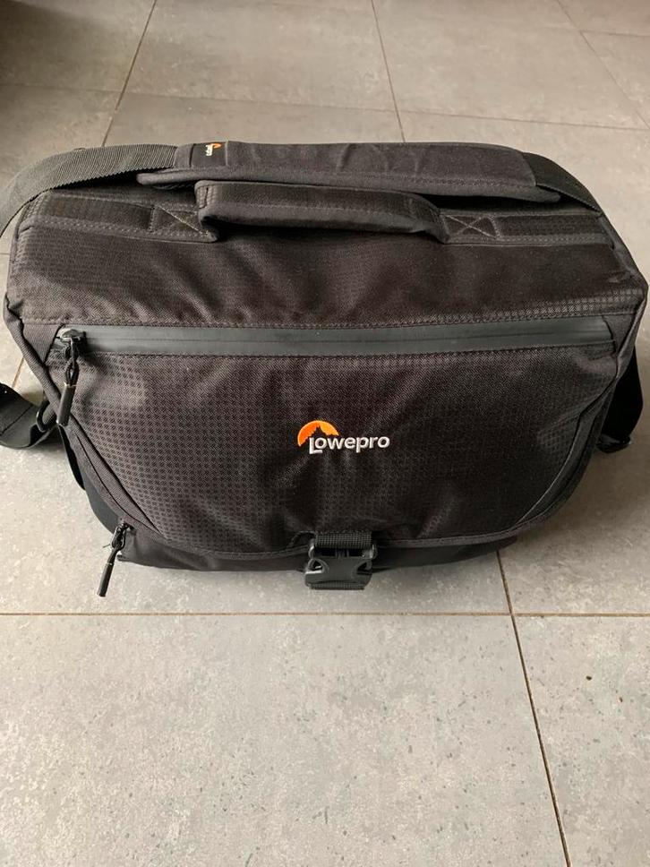 LOWEPRO NOVA 200 AW II nieuwstaat, Audio, Tv en Foto, Fotografie | Fototassen, Zo goed als nieuw, Schoudertas, Lowepro, Ophalen of Verzenden