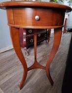 Antiek rond tafeltje, Ophalen