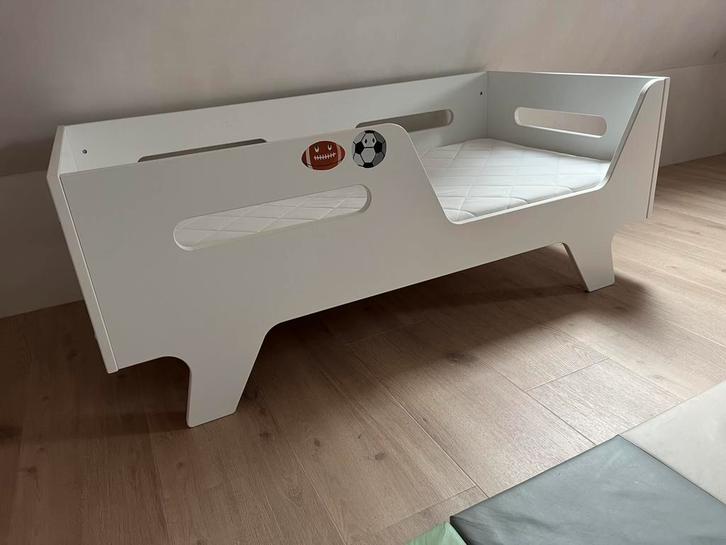Peuterbed Colombe Petit Amélie 140x70, Kinderen en Baby's, Kinderkamer | Bedden, Zo goed als nieuw, 140 tot 160 cm, 70 tot 85 cm