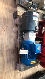 Hydrauliek pomp 2,2 kW 10 litter tank, Ophalen of Verzenden, Zo goed als nieuw