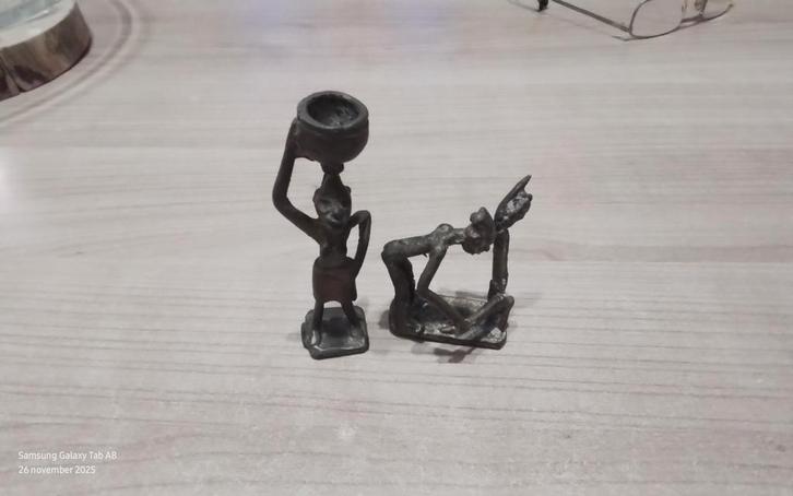 2 antieke bronzen Afrikaanse beeldjes, Handgemaakt, Antiek en Kunst, Antiek | Koper en Brons, Brons, Ophalen of Verzenden