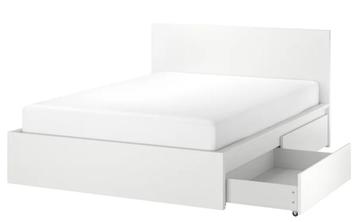 Ikea bed malm  houtkleur met lattenbodem