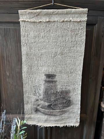 Shabby wanddoek met gekleurde afbeelding beschikbaar voor biedingen