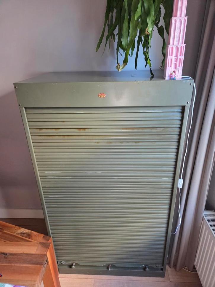 Metalen kast Industrial cabinet in steel by C. Lechat, Huis en Inrichting, Kasten | Lockerkasten, Ophalen