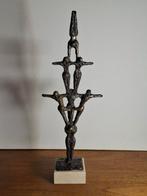 Bronzen sculptuur van menselijke piramide john bier., Antiek en Kunst, Kunst | Beelden en Houtsnijwerken, Ophalen of Verzenden