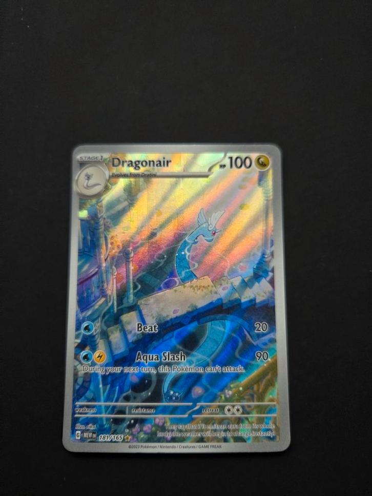 Dragonair 181/165 Pokemon 151 Illustration Rare, Hobby en Vrije tijd, Verzamelkaartspellen | Pokémon, Zo goed als nieuw, Booster