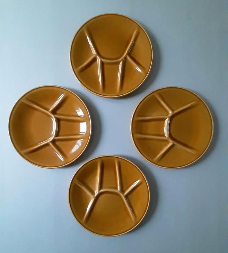 4 Fondueborden - Verschillende kleuren en soorten te koop, Huis en Inrichting, Keuken | Servies, Ophalen of Verzenden