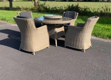 Loungeset , diningset van Your Own Living zo goed als nieuw beschikbaar voor biedingen