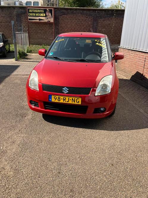 Suzuki Swift 1.5 5D 2005 Rood airco keyless go, Auto's, Suzuki, Bedrijf, Swift, ABS, Airbags, Airconditioning, Boordcomputer, Centrale vergrendeling