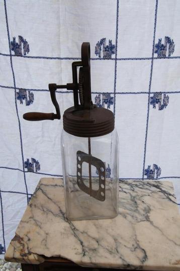 Boter klopper ( Antiek beschikbaar voor biedingen