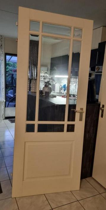 Nieuwe grote deur beschikbaar voor biedingen