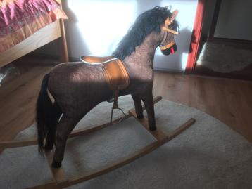 Hobbelpaard met zachte bekleding antiek 50cm zithoogte beschikbaar voor biedingen