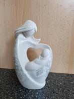 Porselein Beeldje Miracle - Circle of Love, Ophalen of Verzenden, Nieuw, Mens