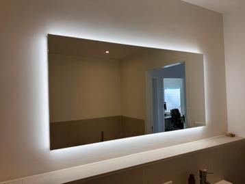 Lumo Badkamerspiegel met ledverlichting 120x60cm beschikbaar voor biedingen