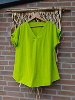 Appeltjes groen blouse met v hals 1 maat, Kleding | Dames, Ophalen of Verzenden, Nieuw, Maat 38/40 (M), Groen