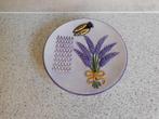 Knoflook bord 11 cm. Lavendel Cicade Handpainted NEM, Huis en Inrichting, Keuken | Servies, Keramiek, Ophalen of Verzenden, Zo goed als nieuw