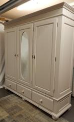 Kledingkast 3 deurs, Ophalen, 150 tot 200 cm, Bracante, Zo goed als nieuw