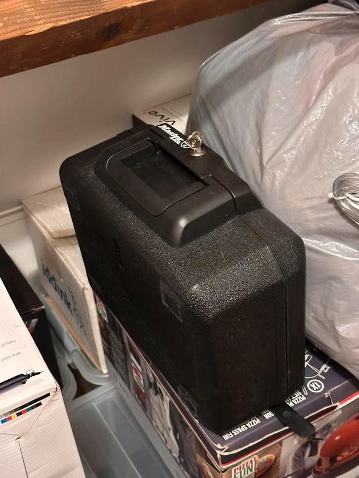 Masterlock brandwerende documentenkoffer, Sieraden, Tassen en Uiterlijk, Koffers, Zo goed als nieuw, Hard kunststof, Minder dan 50 cm